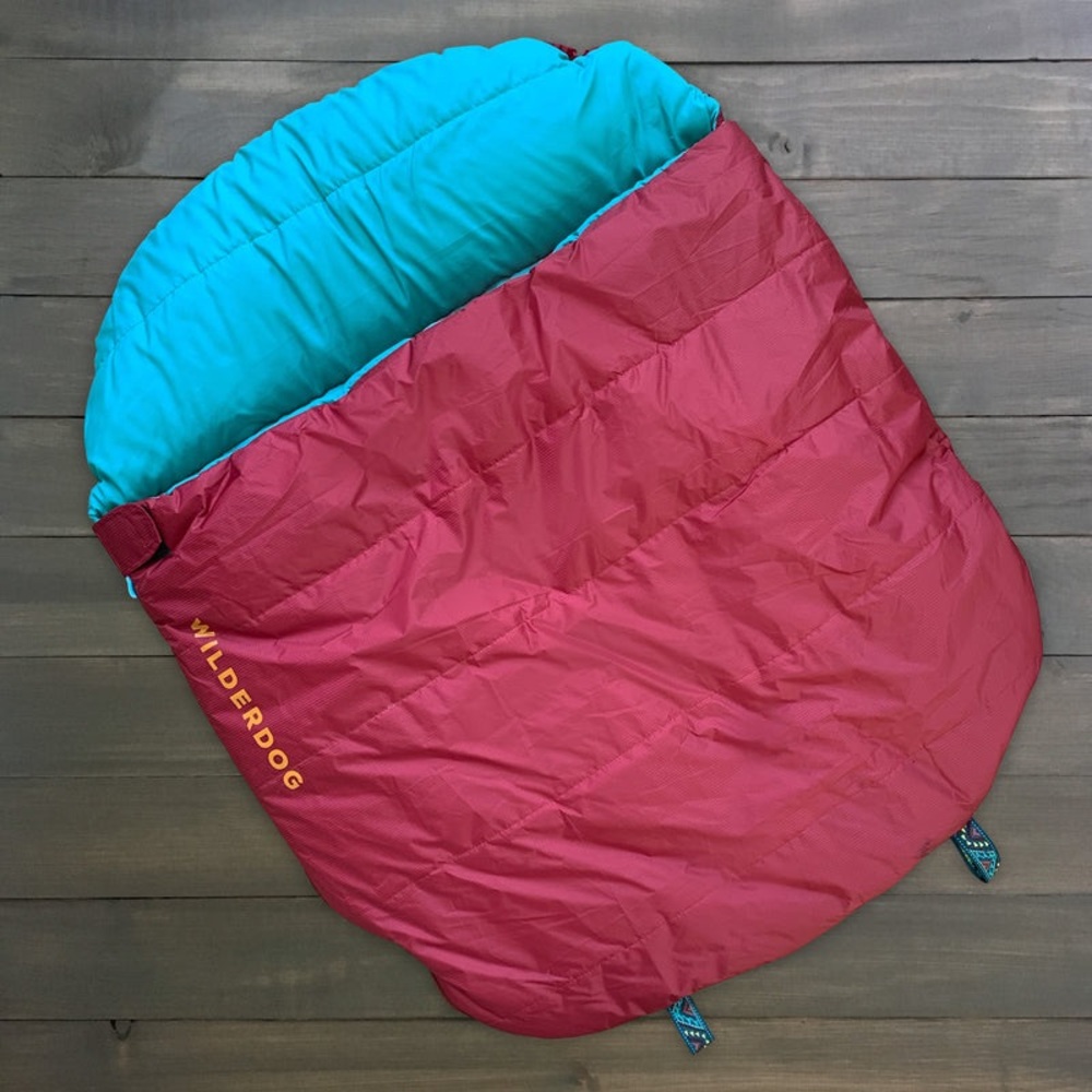 Wilderdog Sleeping Bag in Maroon